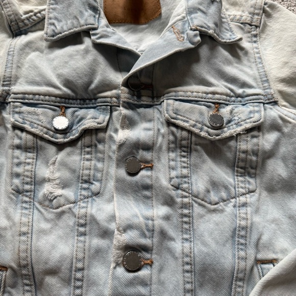 H&M & denim jean jacket light wash 2 - Picture 4 of 7